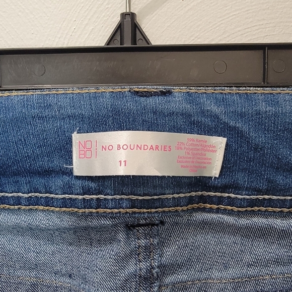 No Boundaries Juniors Jean Shorts w/ Belt - Picture 5 of 6